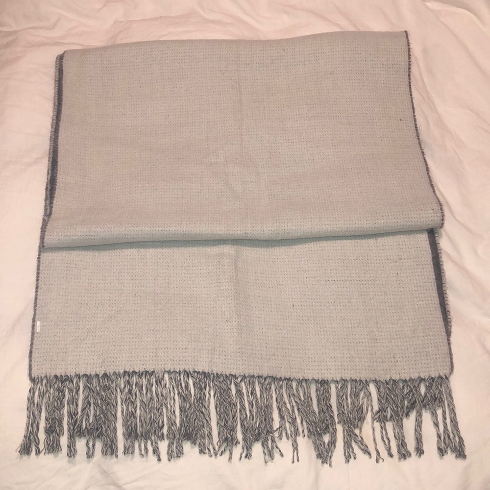 Garage Clothing Blanket Scarf - Picture 4 of 4